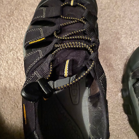 Keen Men’s Newport sandals. - Picture 3 of 5